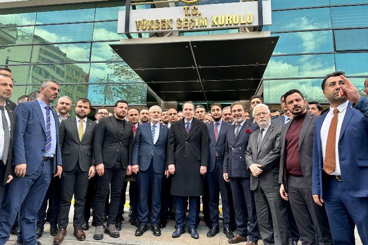 erbakan-ysk-ya-resmi-basvurusunu-yapti-1679325286-435-x750.jpg