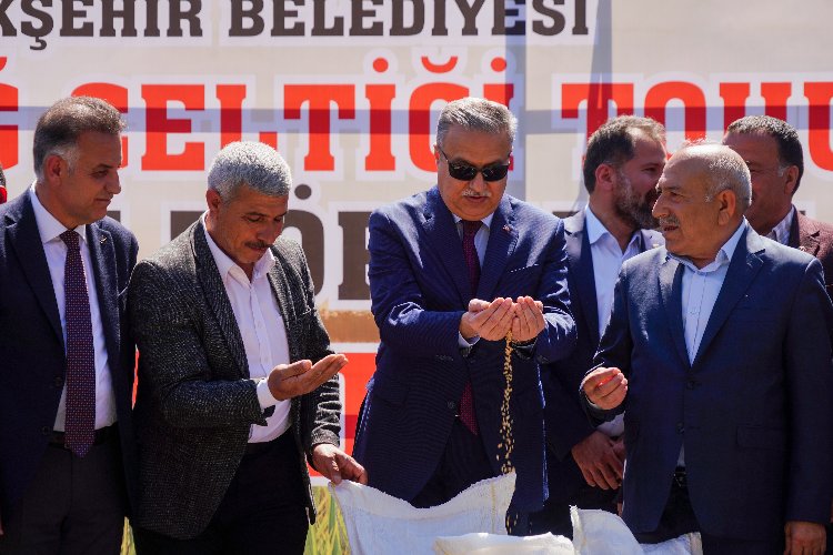 diyarbakir-da-ureticiye-celtik-tohumu-destegi-1682594663-642-x750.jpg