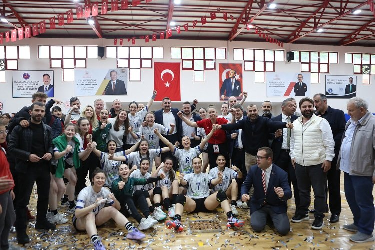 poyraz-in-kizlari-hiz-kesmiyor-1683954297-31-x750.jpg