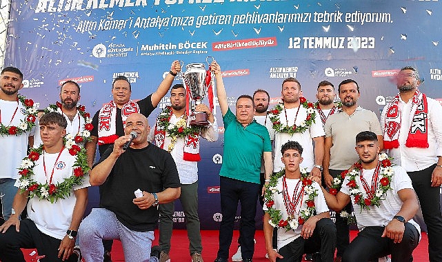 kirkpinar-baspehlivani-yusuf-can-zeybeke-coskulu-karsilama.jpg